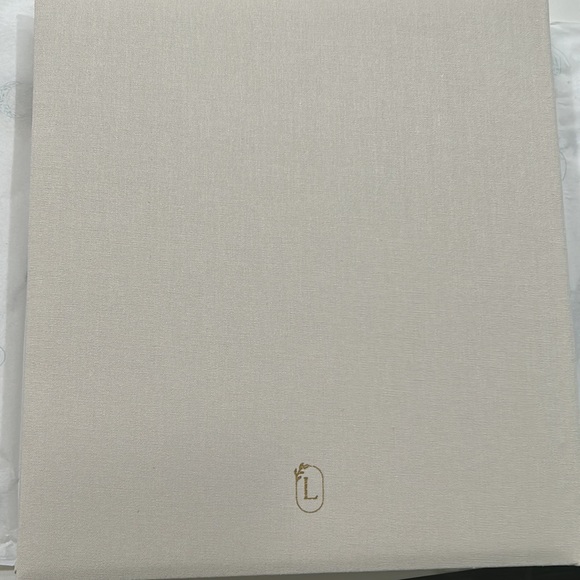 Premium Scrapbook/Photo Album with Writing Space - Picture 10 of 10